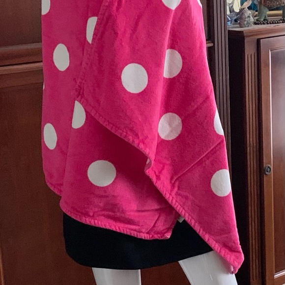 Minnie Mouse Towel Hooded pink & white polka dots 100% organix cotton towel - Picture 6 of 9